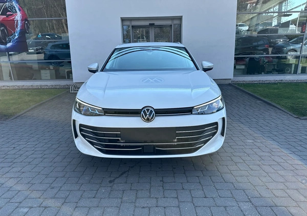 Volkswagen Passat cena 179900 przebieg: 10, rok produkcji 2024 z Bolków małe 436